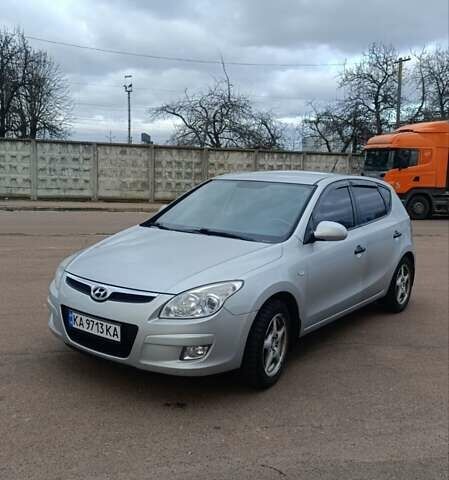 Серый Хендай i30, объемом двигателя 1.4 л и пробегом 190 тыс. км за 6400 $, фото 1 на Automoto.ua