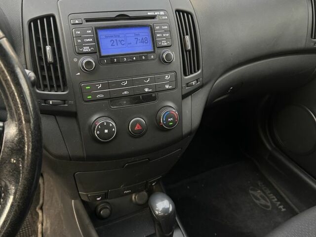 Сірий Хендай i30, об'ємом двигуна 1.6 л та пробігом 198 тис. км за 6800 $, фото 3 на Automoto.ua