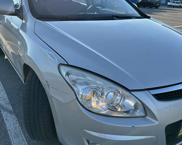 Серый Хендай i30, объемом двигателя 1.58 л и пробегом 190 тыс. км за 6400 $, фото 9 на Automoto.ua