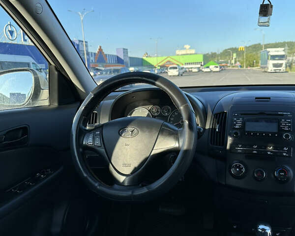 Серый Хендай i30, объемом двигателя 1.58 л и пробегом 190 тыс. км за 6400 $, фото 21 на Automoto.ua