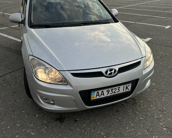 Сірий Хендай i30, об'ємом двигуна 1.58 л та пробігом 196 тис. км за 7000 $, фото 21 на Automoto.ua