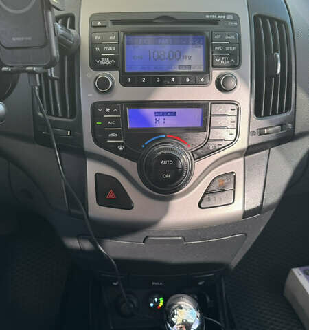 Сірий Хендай i30, об'ємом двигуна 1.6 л та пробігом 128 тис. км за 6500 $, фото 18 на Automoto.ua