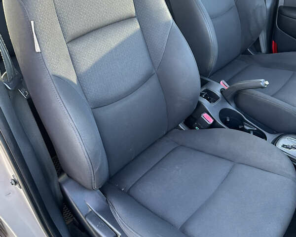 Серый Хендай i30, объемом двигателя 1.58 л и пробегом 190 тыс. км за 6400 $, фото 18 на Automoto.ua