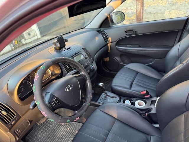 Сірий Хендай i30, об'ємом двигуна 1.6 л та пробігом 180 тис. км за 6500 $, фото 6 на Automoto.ua