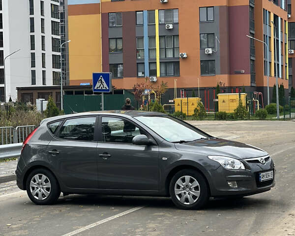 Серый Хендай i30, объемом двигателя 1.4 л и пробегом 154 тыс. км за 6300 $, фото 7 на Automoto.ua