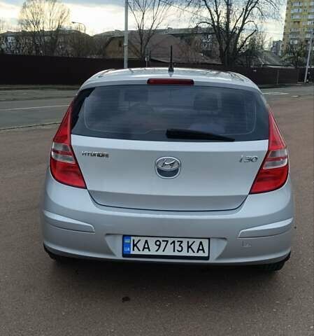 Серый Хендай i30, объемом двигателя 1.4 л и пробегом 190 тыс. км за 6400 $, фото 3 на Automoto.ua