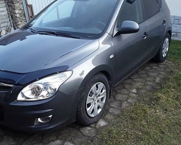 Сірий Хендай i30, об'ємом двигуна 1.6 л та пробігом 108 тис. км за 8600 $, фото 4 на Automoto.ua