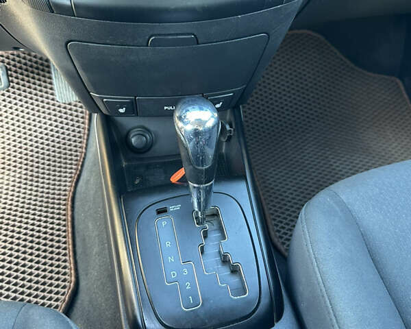 Серый Хендай i30, объемом двигателя 1.58 л и пробегом 190 тыс. км за 6400 $, фото 16 на Automoto.ua