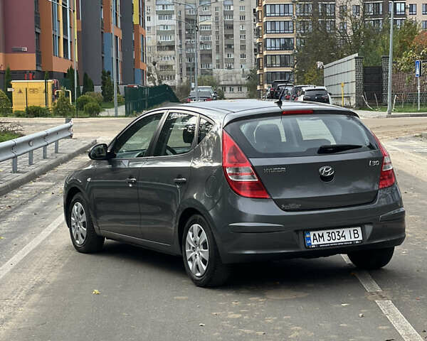 Серый Хендай i30, объемом двигателя 1.4 л и пробегом 154 тыс. км за 6300 $, фото 11 на Automoto.ua