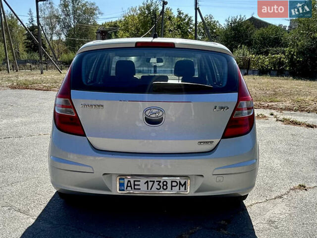 Серый Хендай i30, объемом двигателя 1.58 л и пробегом 218 тыс. км за 4699 $, фото 10 на Automoto.ua