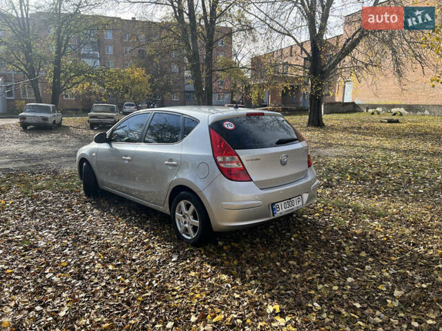 Сірий Хендай i30, об'ємом двигуна 1.59 л та пробігом 177 тис. км за 7499 $, фото 3 на Automoto.ua