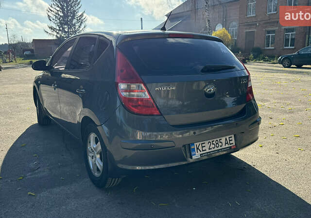 Сірий Хендай i30, об'ємом двигуна 1.6 л та пробігом 128 тис. км за 6500 $, фото 11 на Automoto.ua