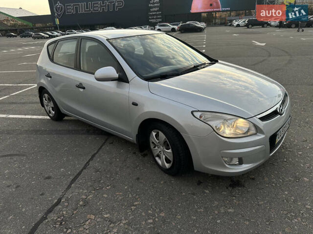 Сірий Хендай i30, об'ємом двигуна 1.58 л та пробігом 196 тис. км за 7000 $, фото 19 на Automoto.ua