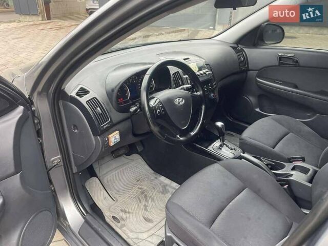 Сірий Хендай i30, об'ємом двигуна 1.58 л та пробігом 210 тис. км за 5999 $, фото 9 на Automoto.ua