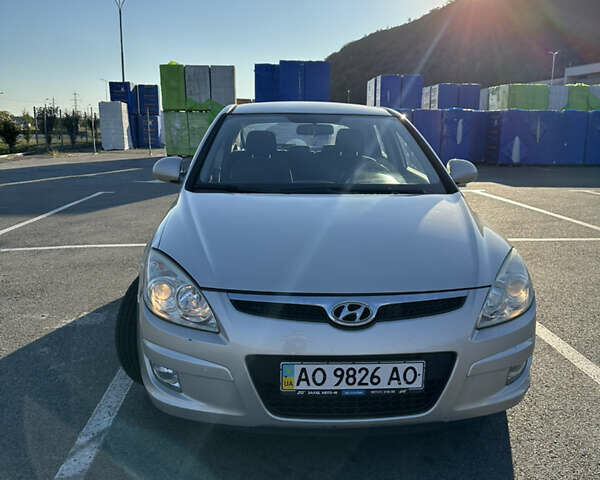 Серый Хендай i30, объемом двигателя 1.58 л и пробегом 190 тыс. км за 6400 $, фото 10 на Automoto.ua
