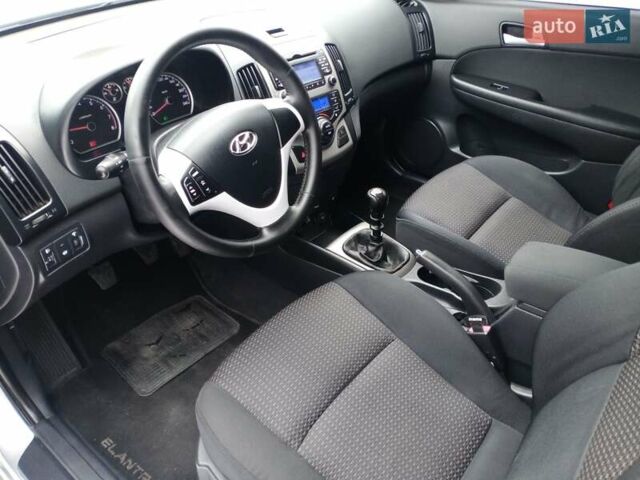 Серый Хендай i30, объемом двигателя 1.6 л и пробегом 187 тыс. км за 5199 $, фото 5 на Automoto.ua