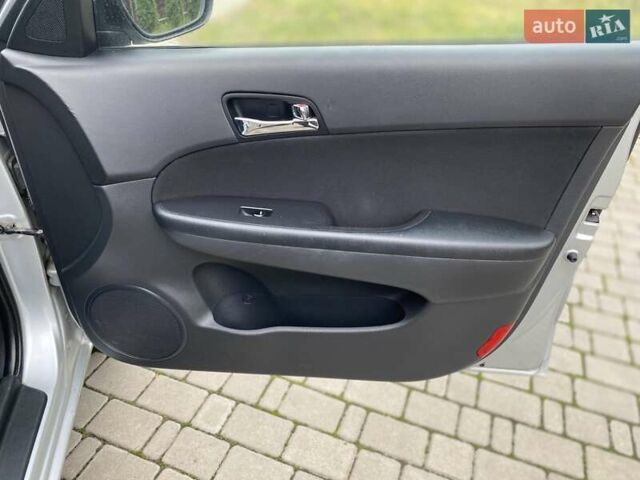 Серый Хендай i30, объемом двигателя 1.59 л и пробегом 182 тыс. км за 6999 $, фото 15 на Automoto.ua