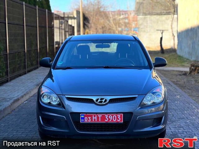 Серый Хендай i30, объемом двигателя 1.6 л и пробегом 163 тыс. км за 6400 $, фото 1 на Automoto.ua