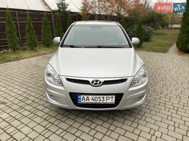 Серый Хендай i30, объемом двигателя 1.59 л и пробегом 182 тыс. км за 6999 $, фото 1 на Automoto.ua