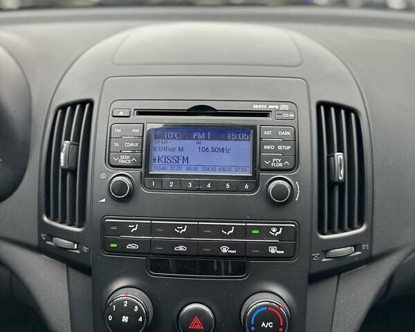 Серый Хендай i30, объемом двигателя 1.4 л и пробегом 201 тыс. км за 6800 $, фото 27 на Automoto.ua