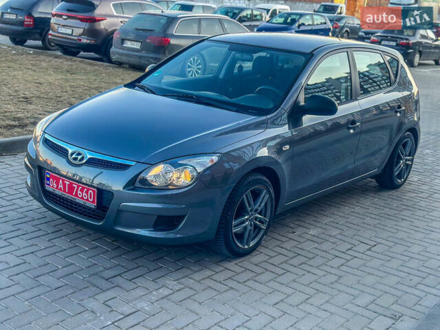 Серый Хендай i30, объемом двигателя 1.4 л и пробегом 167 тыс. км за 6650 $, фото 10 на Automoto.ua