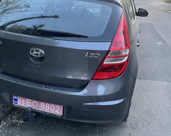 Серый Хендай i30, объемом двигателя 1.4 л и пробегом 212 тыс. км за 4900 $, фото 4 на Automoto.ua