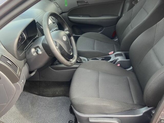 Сірий Хендай i30, об'ємом двигуна 1.6 л та пробігом 270 тис. км за 4999 $, фото 15 на Automoto.ua