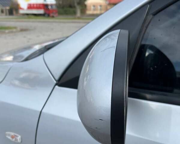 Серый Хендай i30, объемом двигателя 1.4 л и пробегом 254 тыс. км за 4999 $, фото 3 на Automoto.ua