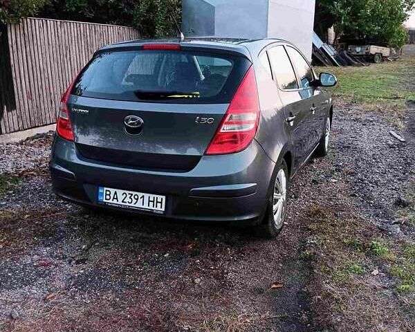 Серый Хендай i30, объемом двигателя 1.4 л и пробегом 288 тыс. км за 5159 $, фото 8 на Automoto.ua