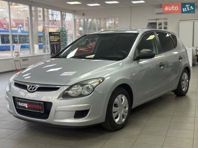 Серый Хендай i30, объемом двигателя 1.4 л и пробегом 202 тыс. км за 5990 $, фото 6 на Automoto.ua