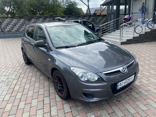 Сірий Хендай i30, об'ємом двигуна 1.6 л та пробігом 270 тис. км за 4999 $, фото 7 на Automoto.ua