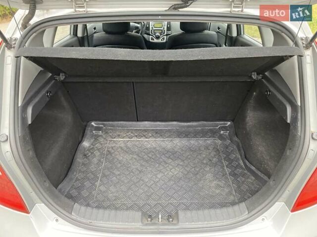 Серый Хендай i30, объемом двигателя 1.59 л и пробегом 182 тыс. км за 6999 $, фото 20 на Automoto.ua