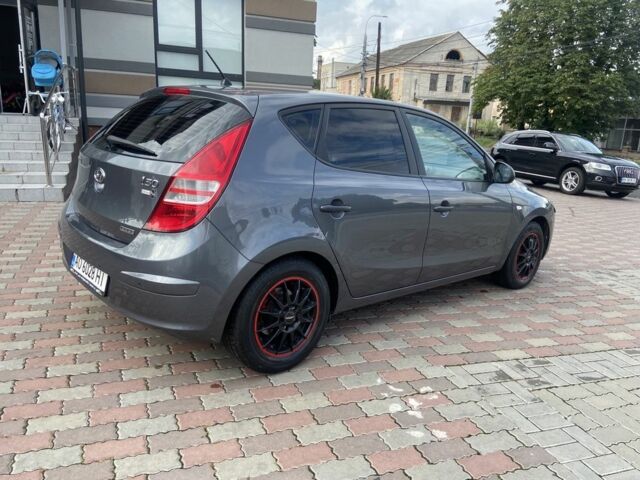 Сірий Хендай i30, об'ємом двигуна 1.6 л та пробігом 270 тис. км за 4999 $, фото 5 на Automoto.ua