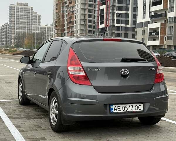 Хендай i30 2009 в Днепре (Днепропетровске) на Automoto.ua Серый Хендай i30, объемом двигателя 1.4 л и пробегом 222 тыс. км за 5200 $, фото 6 на Automoto.ua