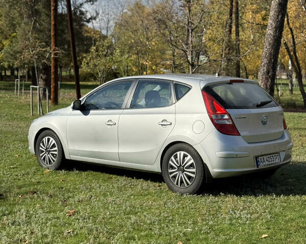 Хендай i30 2009 в Киеве на Automoto.ua Серый Хендай i30, объемом двигателя 1.59 л и пробегом 181 тыс. км за 6500 $, фото 10 на Automoto.ua
