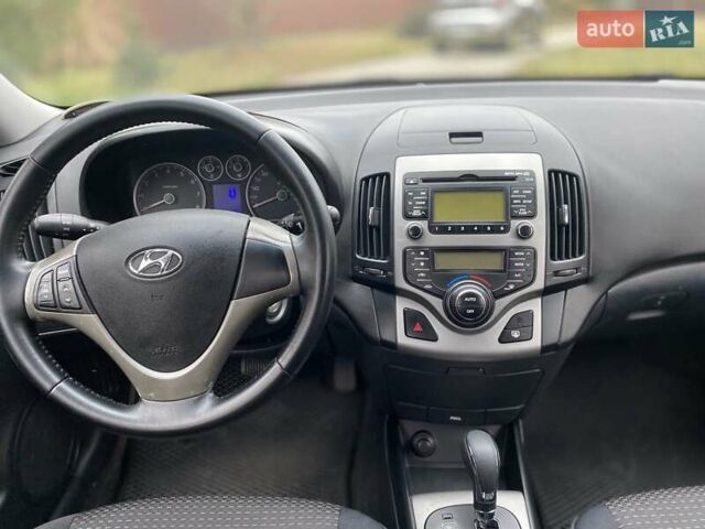 Серый Хендай i30, объемом двигателя 1.59 л и пробегом 182 тыс. км за 6999 $, фото 7 на Automoto.ua