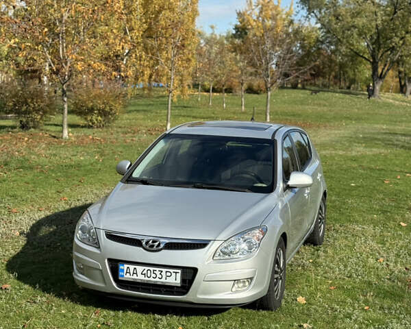 Хендай i30 2009 в Киеве на Automoto.ua Серый Хендай i30, объемом двигателя 1.59 л и пробегом 181 тыс. км за 6500 $, фото 15 на Automoto.ua