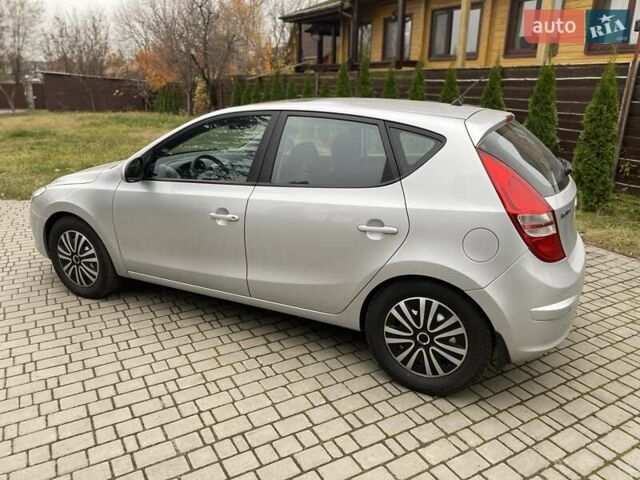 Серый Хендай i30, объемом двигателя 1.59 л и пробегом 182 тыс. км за 6999 $, фото 5 на Automoto.ua