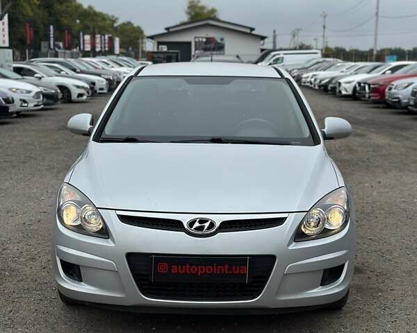 Серый Хендай i30, объемом двигателя 1.4 л и пробегом 201 тыс. км за 6800 $, фото 1 на Automoto.ua