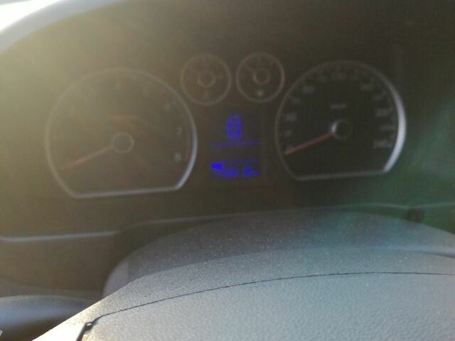 Серый Хендай i30, объемом двигателя 1.4 л и пробегом 172 тыс. км за 6300 $, фото 9 на Automoto.ua