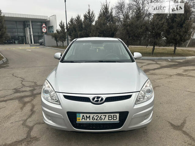 Серый Хендай i30, объемом двигателя 2 л и пробегом 149 тыс. км за 6900 $, фото 2 на Automoto.ua