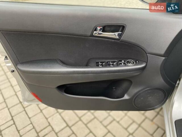 Серый Хендай i30, объемом двигателя 1.59 л и пробегом 182 тыс. км за 6999 $, фото 12 на Automoto.ua