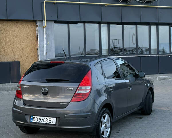 Хендай i30 2009 в Тернополе на Automoto.ua Серый Хендай i30, объемом двигателя 1.59 л и пробегом 240 тыс. км за 7000 $, фото 7 на Automoto.ua