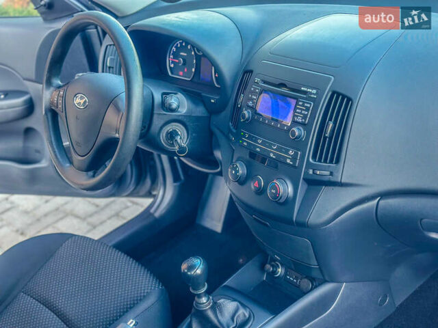 Серый Хендай i30, объемом двигателя 1.4 л и пробегом 167 тыс. км за 6650 $, фото 19 на Automoto.ua