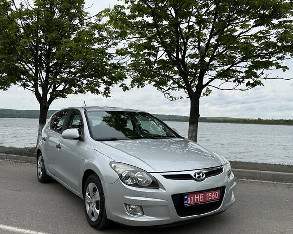 Серый Хендай i30, объемом двигателя 1.59 л и пробегом 173 тыс. км за 5950 $, фото 5 на Automoto.ua