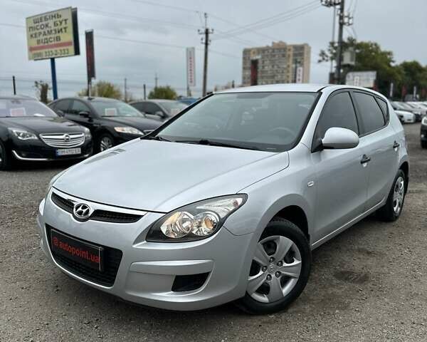 Серый Хендай i30, объемом двигателя 1.4 л и пробегом 201 тыс. км за 6800 $, фото 2 на Automoto.ua