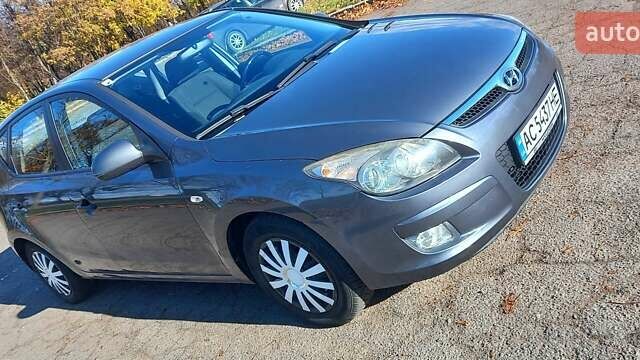 Сірий Хендай i30, об'ємом двигуна 1.6 л та пробігом 234 тис. км за 5600 $, фото 3 на Automoto.ua