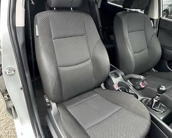 Серый Хендай i30, объемом двигателя 1.4 л и пробегом 201 тыс. км за 6800 $, фото 21 на Automoto.ua