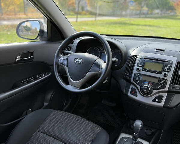Хендай i30 2009 в Киеве на Automoto.ua Серый Хендай i30, объемом двигателя 1.59 л и пробегом 181 тыс. км за 6500 $, фото 25 на Automoto.ua
