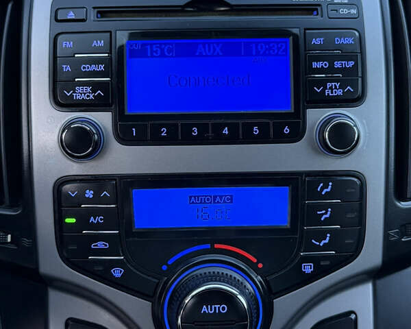 Хендай i30 2009 в Тернополе на Automoto.ua Серый Хендай i30, объемом двигателя 1.59 л и пробегом 240 тыс. км за 7000 $, фото 12 на Automoto.ua